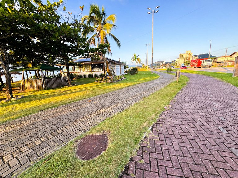 300 mts da praia com piscina e sinuca